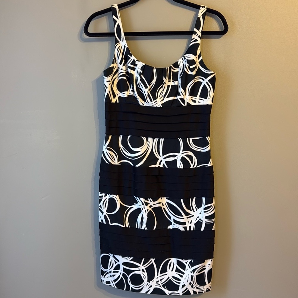 Women’s “S L Fashions” Black & White sheath dress size 6